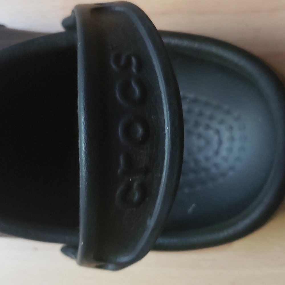 Water Proof Crocs - Picture 6 of 8